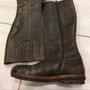 Size 8 distressed Fluevog boots